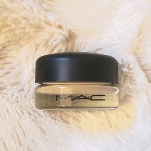 MAC Pro Longwear Paint Pot